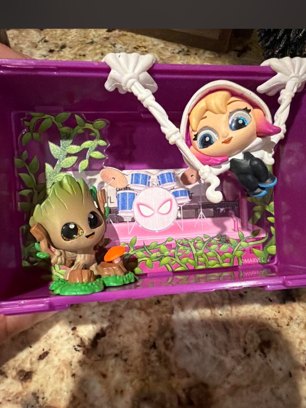 Spider-Gwen & Groot set - Picture 5 of 8